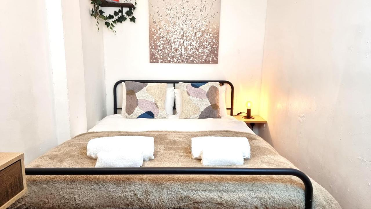 Апартаменты 3 Bed Flat O2 Arena Dyson House Лондон Экстерьер фото