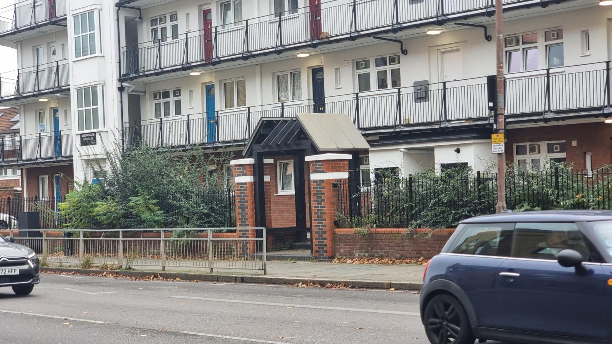 Апартаменты 3 Bed Flat O2 Arena Dyson House Лондон Экстерьер фото